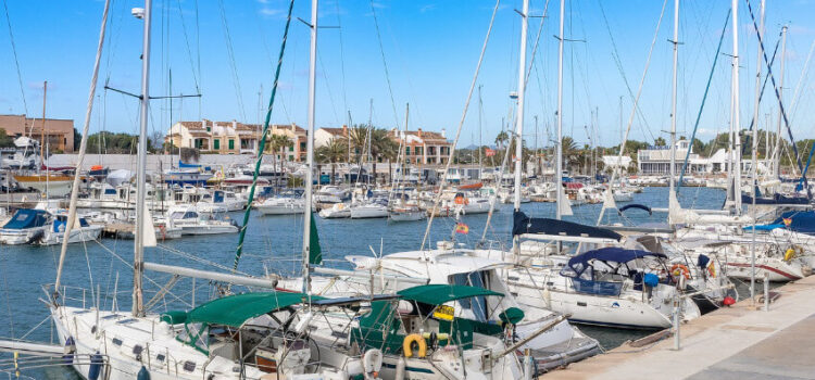 Die besten Yacht Charter im Test: Luxus, Service und Reiseziele Vergleich