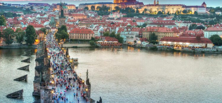 Prag mit dem Auto: So wird der Städtetrip entspannt statt stressig Prag mit dem Auto: So wird der Städtetrip entspannt statt stressig